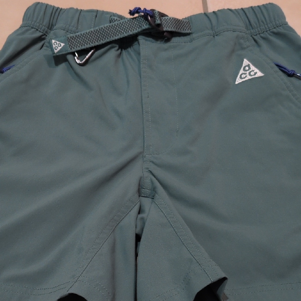 Nike ACG Shorts with Adjustable Belt XS